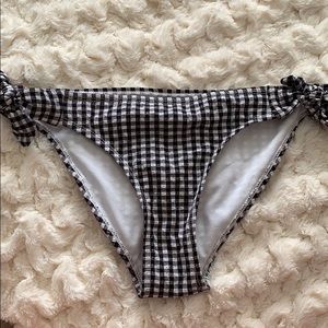 Checkered bikini bottoms